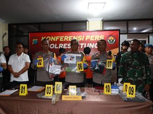 Polisi Tetapkan 7 Tersangka Bentrok Massa Bela Palestina Vs Ormas di Bitung Polisi Tetapkan 7 Tersangka Bentrok Massa Bela Palestina Vs Ormas di Bitung