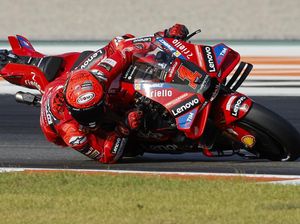 Melesat di Awal tapi Langsung Kendur, Ada Apa Bagnaia? Melesat di Awal tapi Langsung Kendur, Ada Apa Bagnaia?