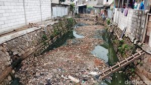 Potret Sodetan Kampung Sumur yang Dibiarkan Mangkrak