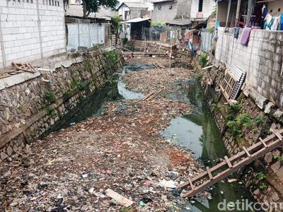 Potret Sodetan Kampung Sumur yang Dibiarkan Mangkrak