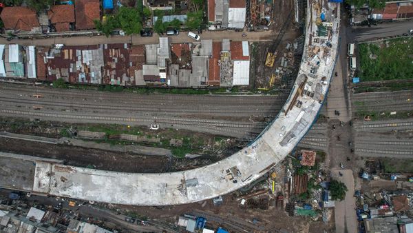 Foto Udara Pembangunan Jembatan Layang Ciroyom