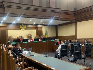 Rafael Alun Jalani Pemeriksaan Sebagai Terdakwa di Kasus Gratifikasi dan TPPU Rafael Alun Jalani Pemeriksaan Sebagai Terdakwa di Kasus Gratifikasi dan TPPU
