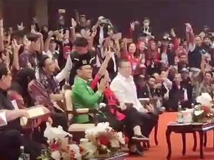 Salam 3 Jari Megawati Saat Hadiri Rakornas Relawan Ganjar-Mahfud se-Jawa