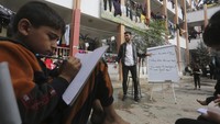 Semangat Anak-anak Palestina Belajar di Tengah Gencatan Senjata