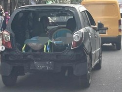 6 Fakta Viral Mobil Tanpa Pintu Bagasi Bawa 2 Bayi di Solo