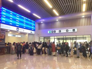 Cerita Penumpang Mulai Susah Dapat Tiket Kereta Cepat Whoosh