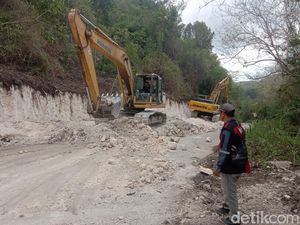 Perbaikan Jalan Sumpang Labbu Bone Ditarget Rampung Desember 2023 Perbaikan Jalan Sumpang Labbu Bone Ditarget Rampung Desember 2023
