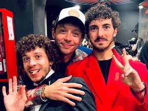 Valentino Rossi Full Senyum: Pecco Bagnaia Juara Dunia MotoGP, Bezzecchi ke-3 Valentino Rossi Full Senyum: Pecco Bagnaia Juara Dunia MotoGP, Bezzecchi ke-3