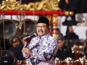 Hari Guru di Kota Pasuruan Dihibur Wayang, Gus Ipul: Saatnya Guru Bahagia