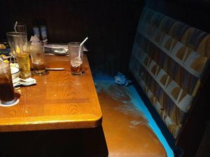 10 Foto yang Gambarkan Lika-liku Jadi Pelayan, Harus Ekstra Sabar