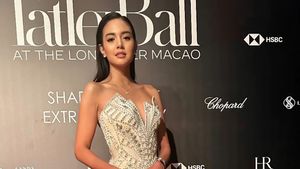 6 Pesona Aurelie Moeremans di Tatler Ball, Selfie Bareng David Beckham