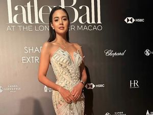 6 Pesona Aurelie Moeremans di Tatler Ball, Selfie Bareng David Beckham 6 Pesona Aurelie Moeremans di Tatler Ball, Selfie Bareng David Beckham
