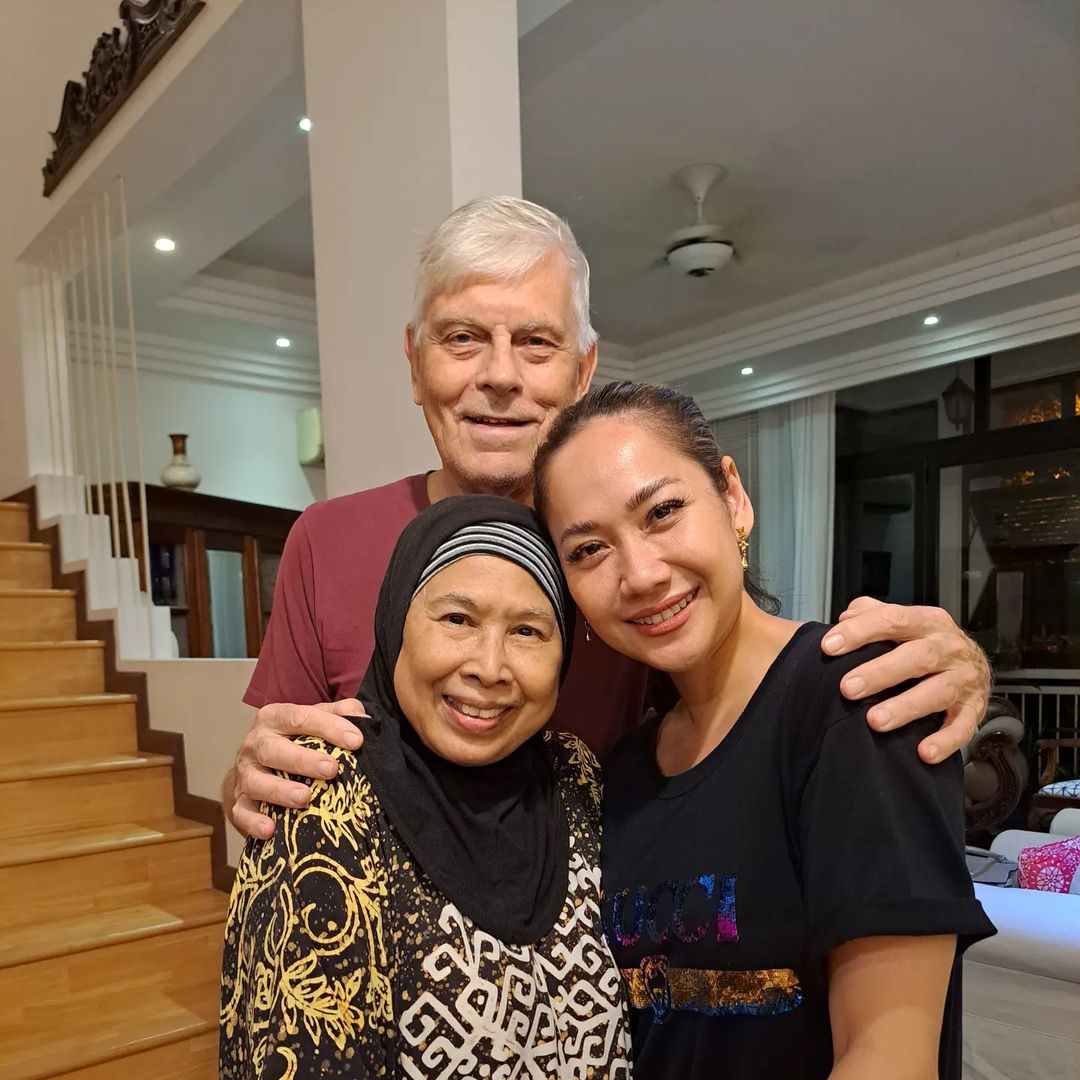 BCL dan Ibunda Ashraf Sinclair
