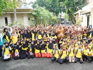 Girangnya Ratusan Siswa SD Ikut Jelajah Wisata Pendopo-Museum di Lamongan Girangnya Ratusan Siswa SD Ikut Jelajah Wisata Pendopo-Museum di Lamongan