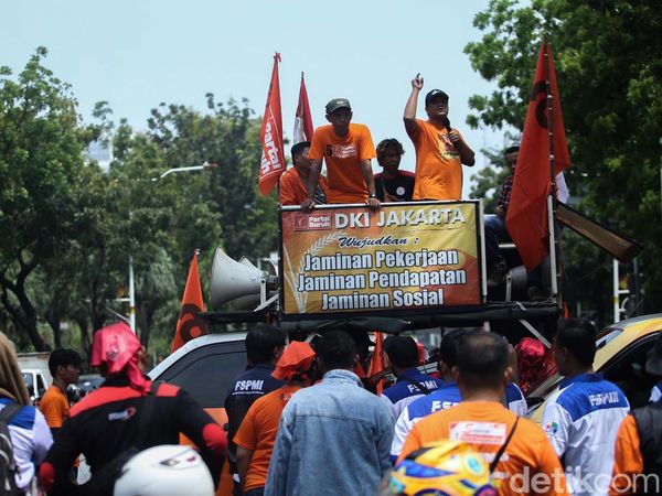 Buruh Demo Balkot DKI, Minta UMP DKI Jakarta Rp 5,6 Juta