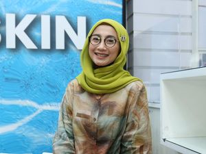 Desy Ratnasari Angkat Tema Perempuan Politisi untuk Disertasinya Desy Ratnasari Angkat Tema Perempuan Politisi untuk Disertasinya