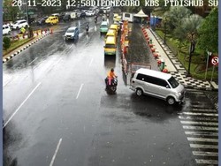 Penjelasan BMKG soal Curah Hujan di Surabaya Belum Merata