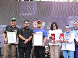 Penyuluhan Stunting 41 Titik se-Indonesia IKA FK Unair Diganjar Rekor MURI