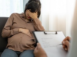 Studi: Ibu yang Stres saat Hamil Bikin Anak Lebih Cepat Puber