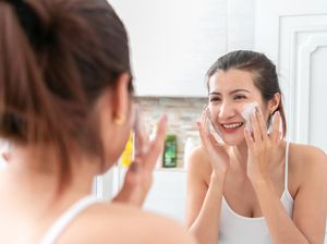 Sabun Wajah Viral Tanpa Busa dari CeraVe, Diklaim untuk Kulit Sensitif Sabun Wajah Viral Tanpa Busa dari CeraVe, Diklaim untuk Kulit Sensitif