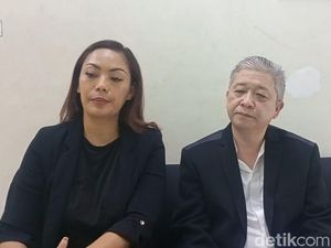 Nanie Darham Disebut Mendadak Tambah 2 Titik Operasi, Biaya Jadi Rp 300 Juta Nanie Darham Disebut Mendadak Tambah 2 Titik Operasi, Biaya Jadi Rp 300 Juta
