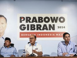 Acara PSI Digeber Massa Berbendera PDIP, TKN Prabowo Utamakan Aura Positif