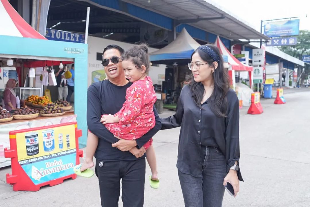 Keluarga Dedi Mulyadi