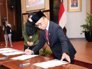 Pesan Sekjen Kemnaker Usai Lantik 117 PPPK: Tunjukkan Profesionalitas