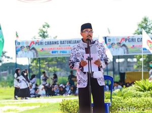 Lirik Mars PGRI untuk Dinyanyikan pada Hari Guru Nasional 25 November Lirik Mars PGRI untuk Dinyanyikan pada Hari Guru Nasional 25 November