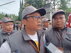 Awas! ASN-Pejabat Kirim Stiker Caleg-Capres Saat Kampanye Bisa Dipidana