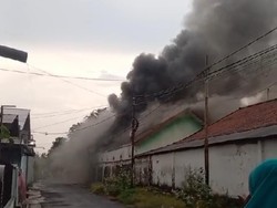 SMPN 3 Kota Probolinggo Terbakar, 40 Unit Komputer Ludes Tak Terselamatkan
