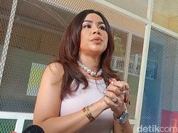 Melaney Ricardo Kenang Kiki Fatmala Sebagai Sosok yang Tabah Melaney Ricardo Kenang Kiki Fatmala Sebagai Sosok yang Tabah