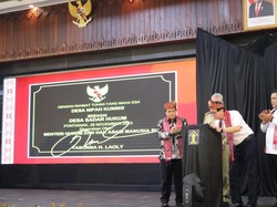 Wujudkan Negara Hukum, Menkumham Resmikan 61 Desa Sadarkum di Kalbar