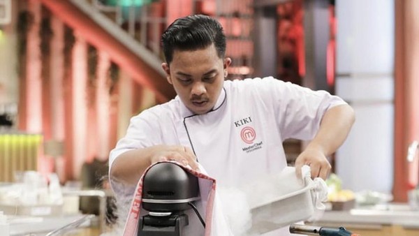 Momen Kiki ‘MasterChef Indonesia’ Masak Ikan Kuah Asam dan Rendang Fillet Mignon