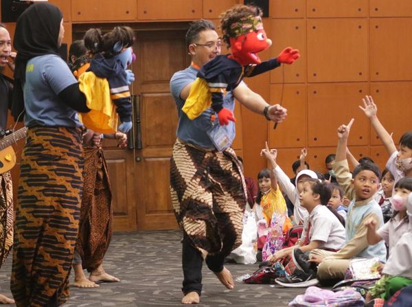 Foto: Mendongeng, Cara Menyenangkan Tanamkan Nilai Kehidupan bagi Anak