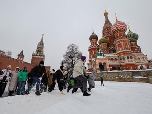 Rusia Berencana Wajibkan Janji Loyalitas untuk WNA Masuk Negaranya Rusia Berencana Wajibkan Janji Loyalitas untuk WNA Masuk Negaranya