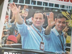 Tabloid Indonesia Maju Menyebar di Demak, Bawaslu: Bukan Tim Kampanye Resmi Tabloid Indonesia Maju Menyebar di Demak, Bawaslu: Bukan Tim Kampanye Resmi
