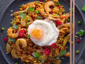 Resep Nasi Goreng Ayam dan Udang, Pedas Mantap Untuk Sarapan Spesial Resep Nasi Goreng Ayam dan Udang, Pedas Mantap Untuk Sarapan Spesial