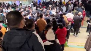 RS Beijing Penuh Pasien Sakit Pernapasan