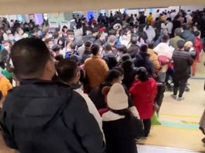 RS Beijing Penuh Pasien Sakit Pernapasan