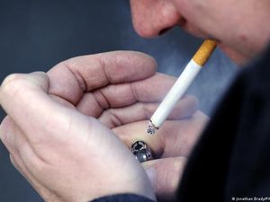 Selandia Baru Batalkan UU Larangan Merokok Bagi Generasi Muda Selandia Baru Batalkan UU Larangan Merokok Bagi Generasi Muda