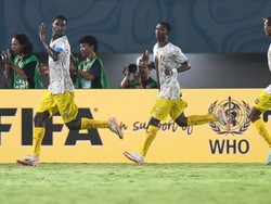 Mali menebar ancaman, tapi baru memecah kebuntuan pada masa injury time babak pertama. Diarra menanduk umpan silang untuk membawa timnya unggul saat turun minum. Skor 1-0.