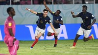 Prancis berbalik unggul pada menit ke-69, lagi-lagi dari bola mati. Kali ini menghadapi tendangan bebas di depan kotak penalti Mali, eksekusi Bouneb ke pojok kanan bawah gawang tak bisa dijangkau kiper Bourame Kone. Skor 2-1.