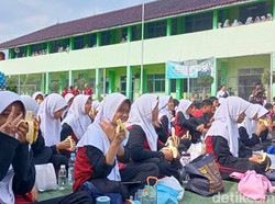 Majalengka Pecahkan Rekor MURI Makan Pisang Terbanyak