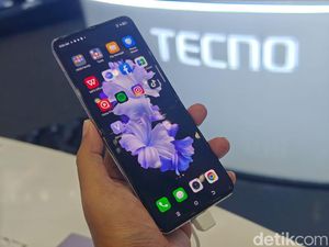 Tecno Pamer Teknologi HP Gulung Miliknya