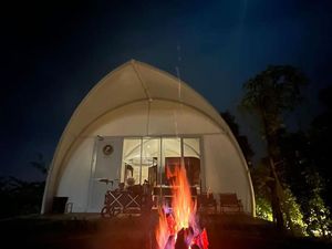 10 Rekomendasi Penginapan Glamping di Puncak dengan View Ciamik