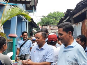 Hari Pertama Kampanye, TKN Prabowo-Gibran Bagikan Makan-Susu Gratis