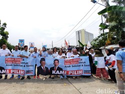 TKN Sosialisasikan Program Makan Siang dan Susu Gratis Secara Serentak