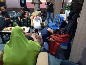 5 Gangster di Surabaya Diamankan saat Pesta Miras dan Hendak Tawuran 5 Gangster di Surabaya Diamankan saat Pesta Miras dan Hendak Tawuran