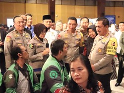 Wakapolri Pimpin Baksos-Bakti Kesehatan dalam Rangka Pemilu Damai di DIY